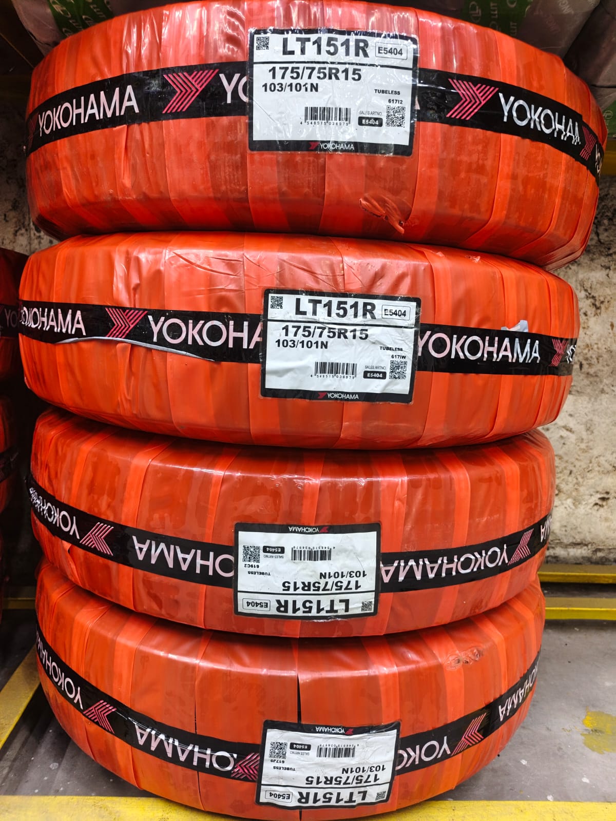 Yokohama LT151R 175/75R15
103/101L BL TL